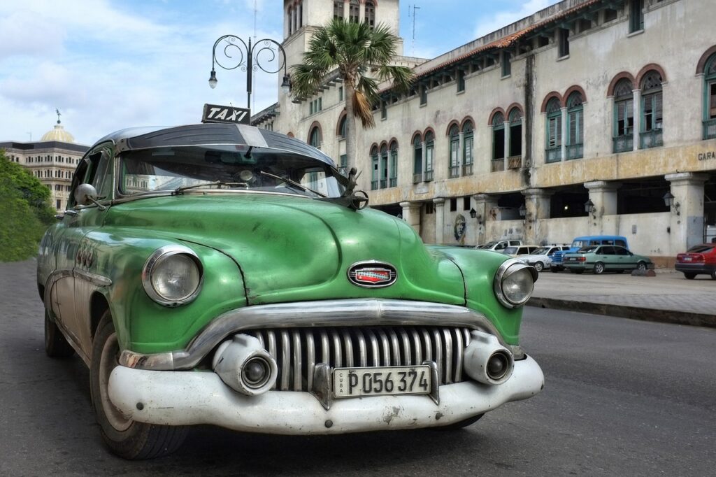 Taxi clásico en La Habana