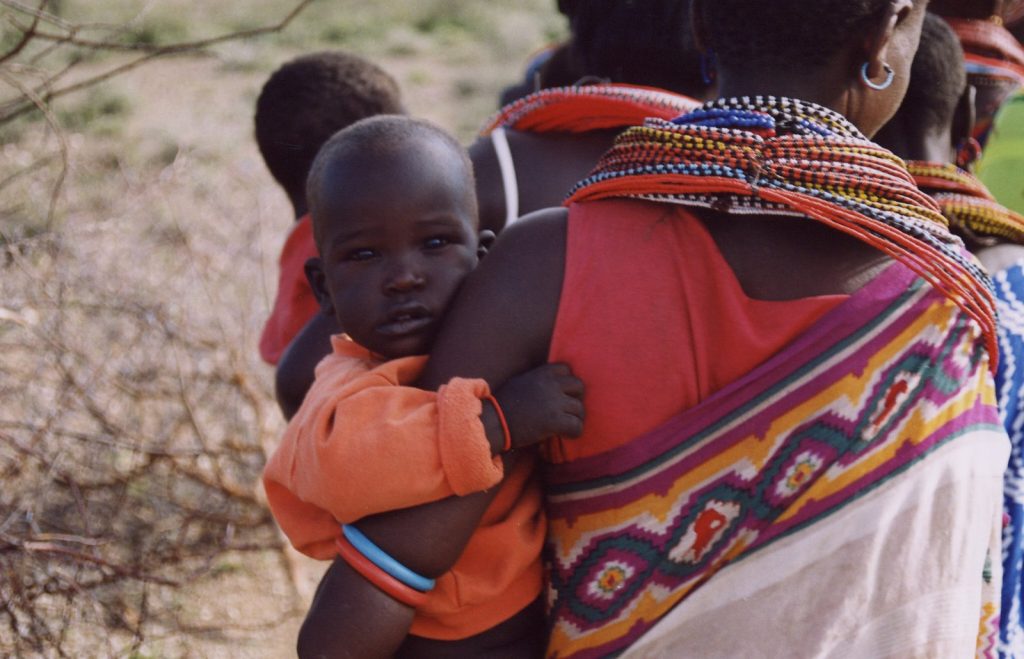 Niño en Kenia Safari