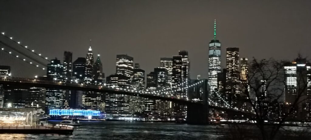 Sky Line de Nueva York por la noche desde Dumbo