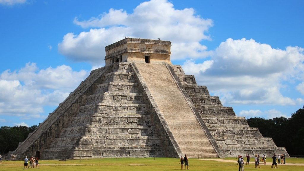 Pirámide de Chichén Itzá en Rivera Maya, México