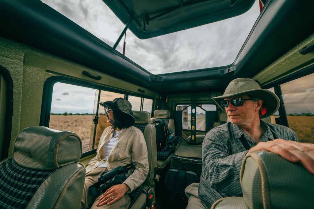 Interior 4x4 safari con viajeros