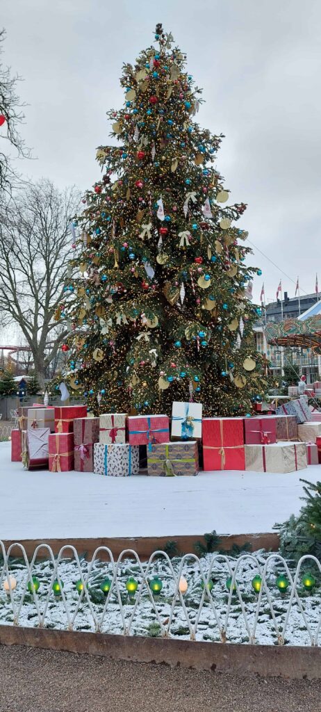 Arbol de Navidad Parque Tivoli Copenhague