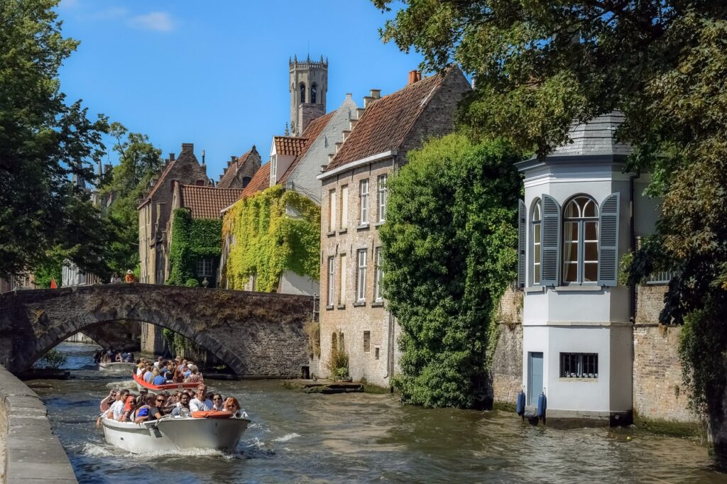 Paseo en barca por los canales de Brujas en Bruselas