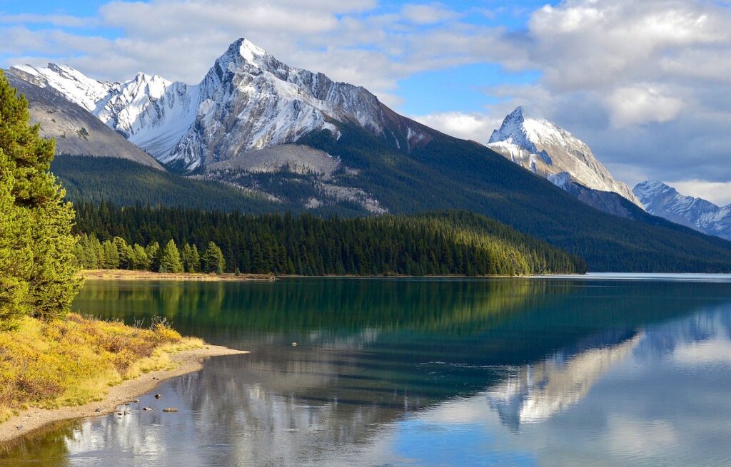 Leah Peak reflected in Maligne Lake, Jasper National Park, Alberta, Canada. Original public domain image from Wikimedia Commons