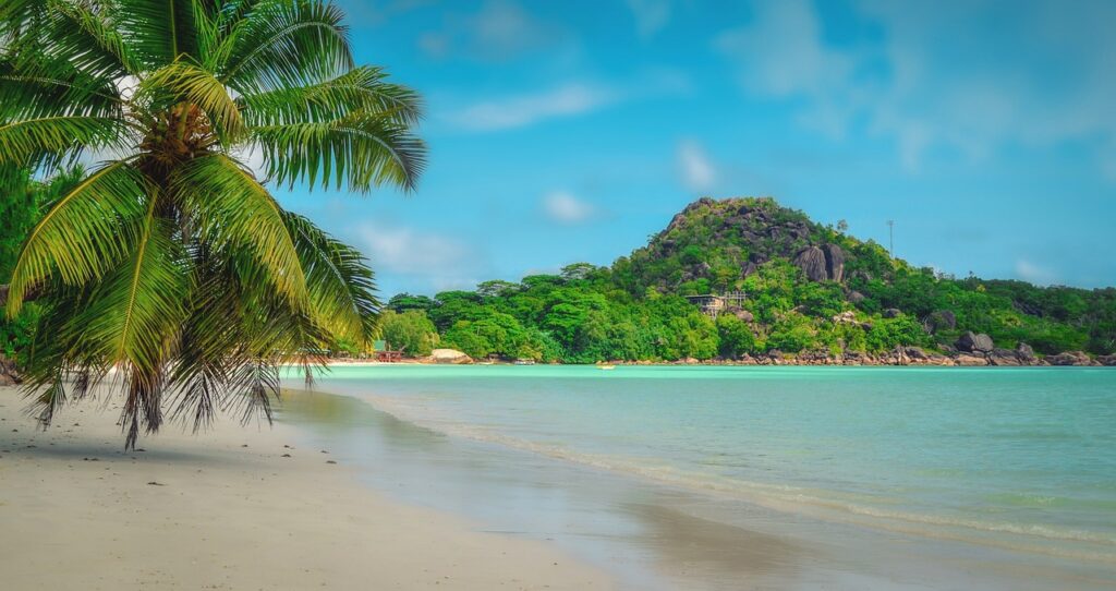 Plano general de una playa en Seychelles