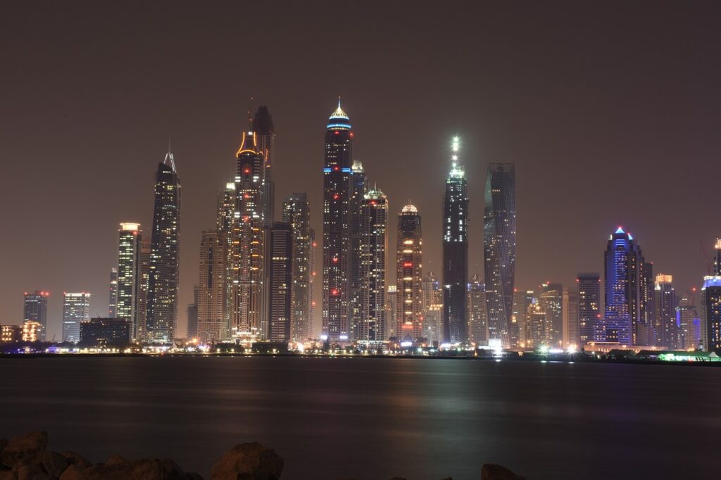 Vista nocturna de Dubai