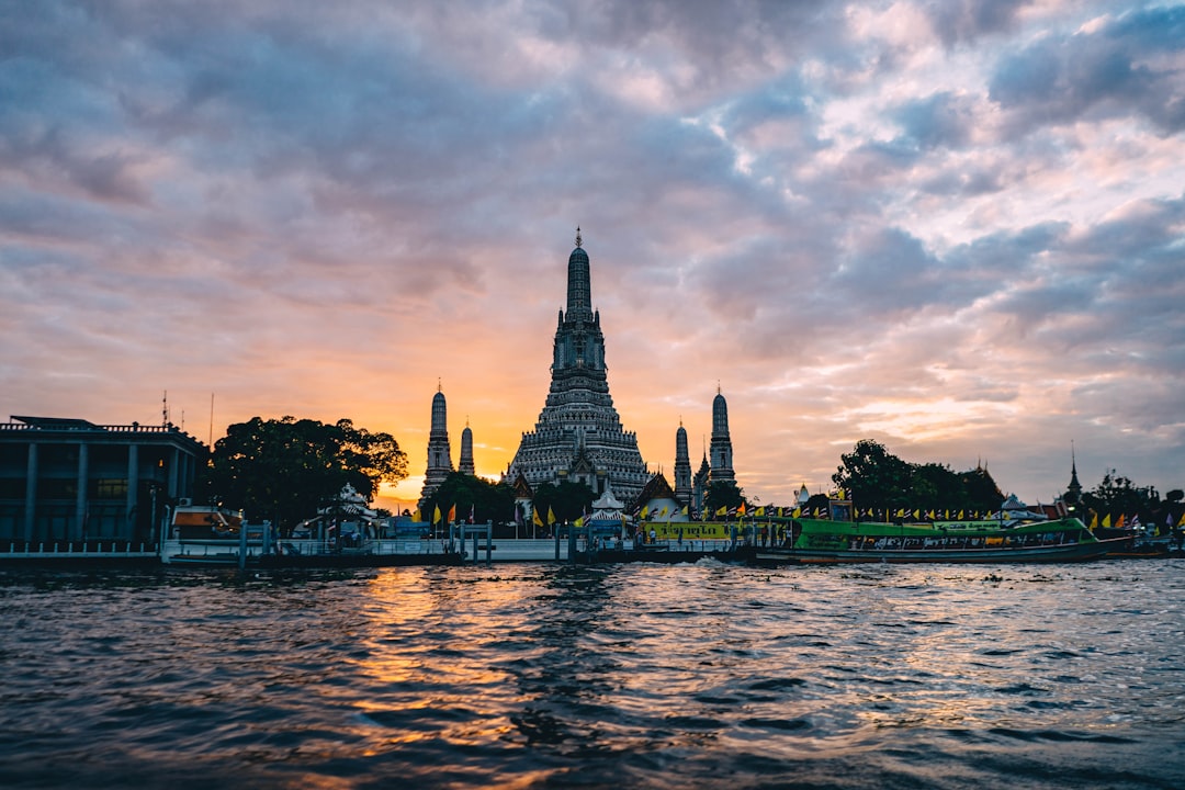Vista de Bangkok desde el río Chao Phraya durante una ruta de tres días por la ciudad