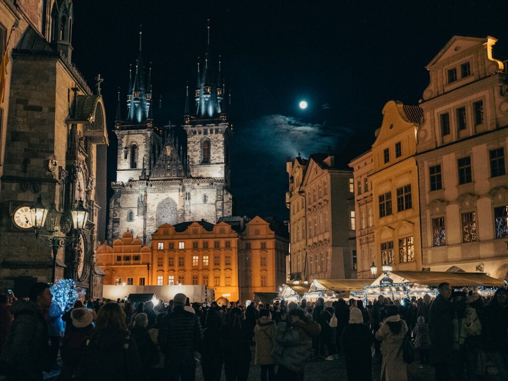 Mercadillo de Navidad en Praga durante el mes de diciembre
