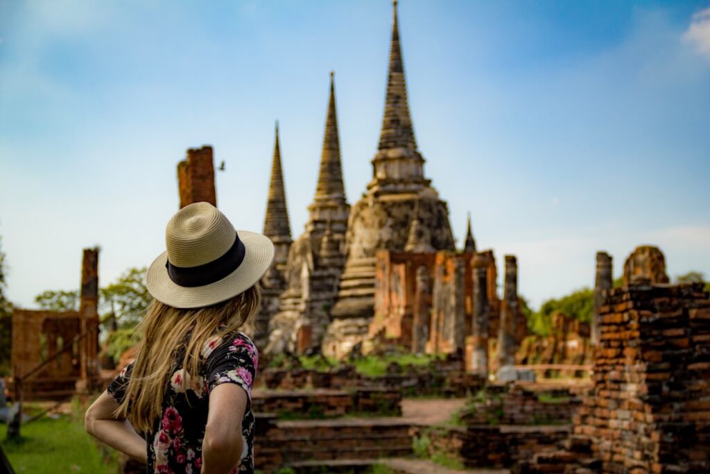 Templos y ruinas históricas de Ayutthaya en una ruta por Tailandia