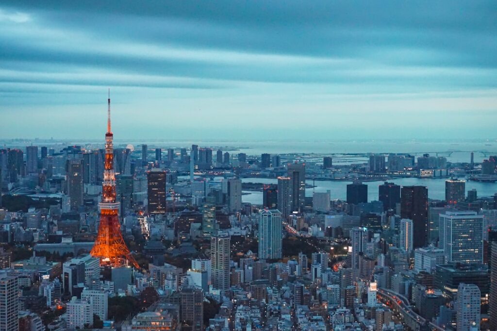 Vista nocturna de Tokio con la Torre de Tokio