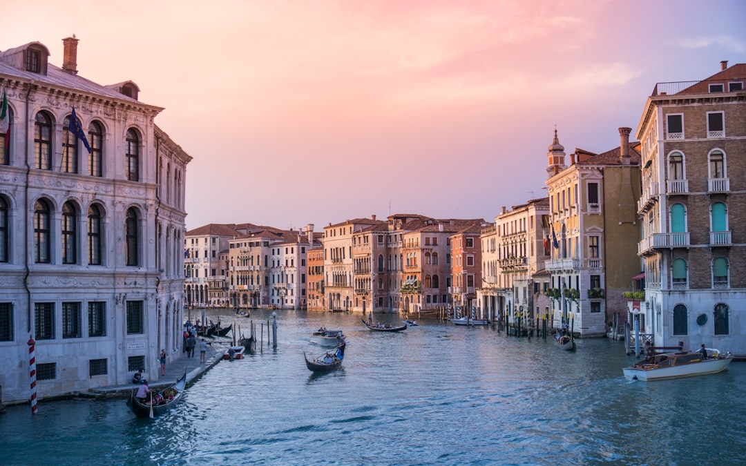 Canal de Venecia durante una escapada en diciembre