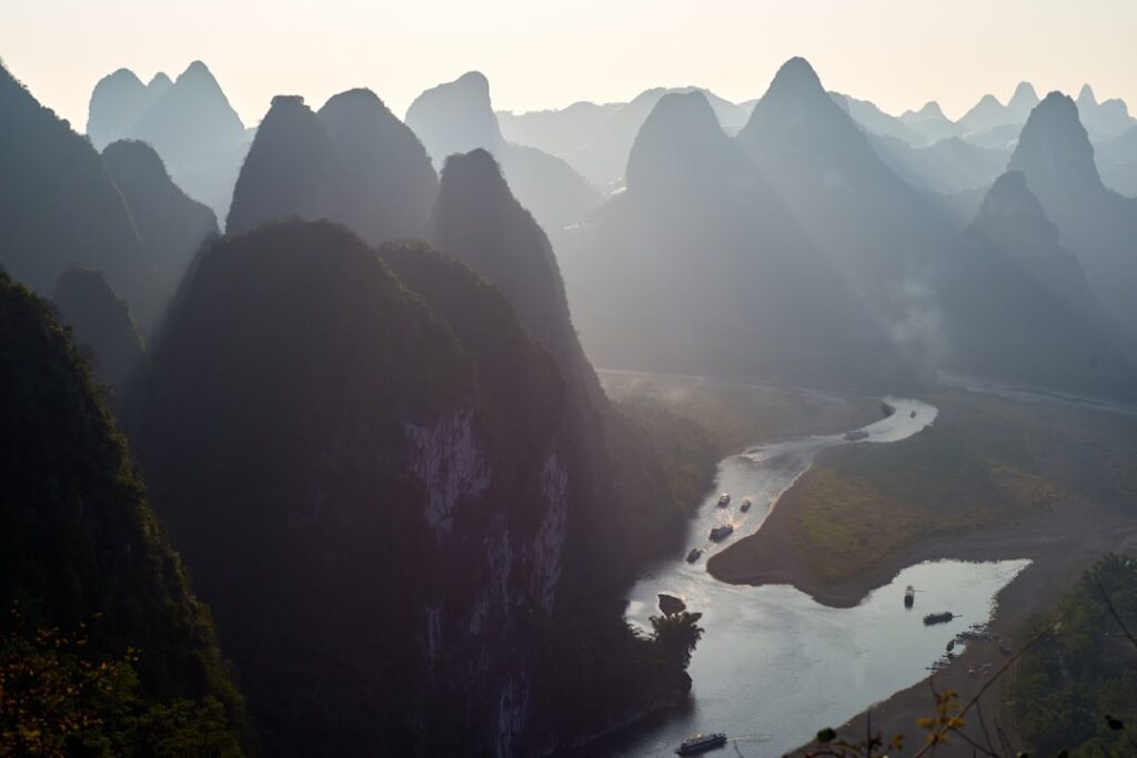 Montañas kársticas de Yangshuo en la región de Guilin, China